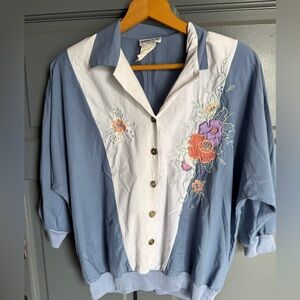 Vintage embroidered top. S